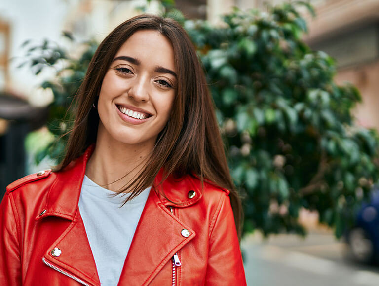 Dr. Raleigh Pioch's Expertise in Porcelain Veneers